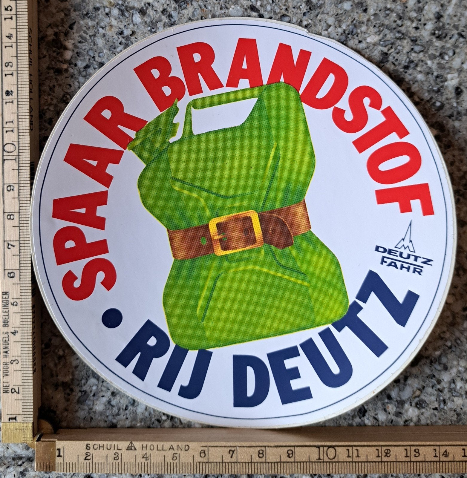 Vintage sticker Spaar brandstof rij Deutz vrachtwagen, Ophalen of Verzenden, Zo goed als nieuw, Merk