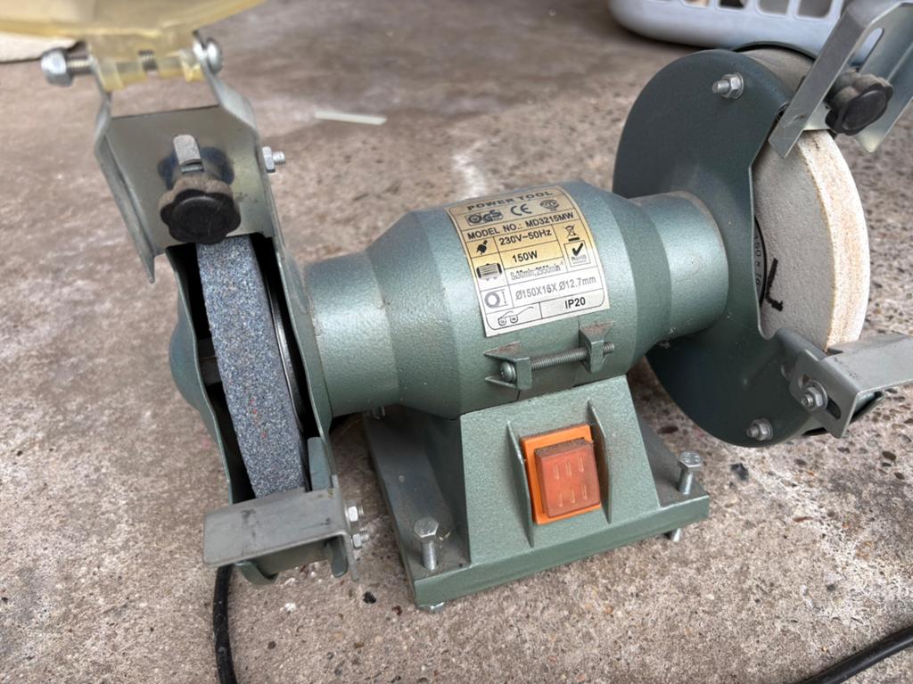 Werkbankslijpmachine - Power Tool MD3215MW 150W, Ophalen of Verzenden, Gebruikt, Minder dan 700 watt, Werkbankslijpmachine