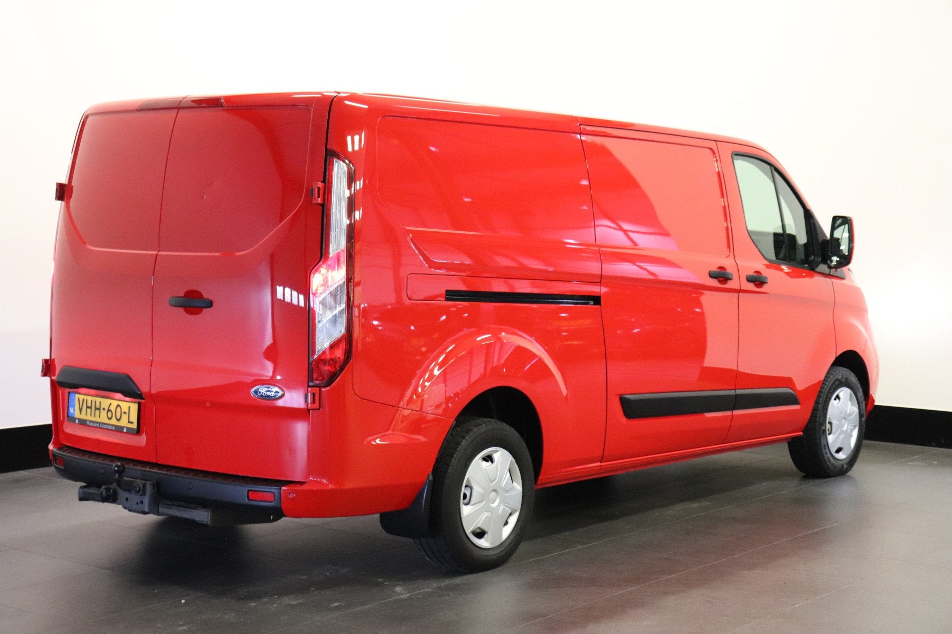 Ford Transit Custom 2.0 TDCI L2 EURO 6 - Airco - Cruise - PD, Voorwielaandrijving, 4 cilinders, Origineel Nederlands, Bedrijf
