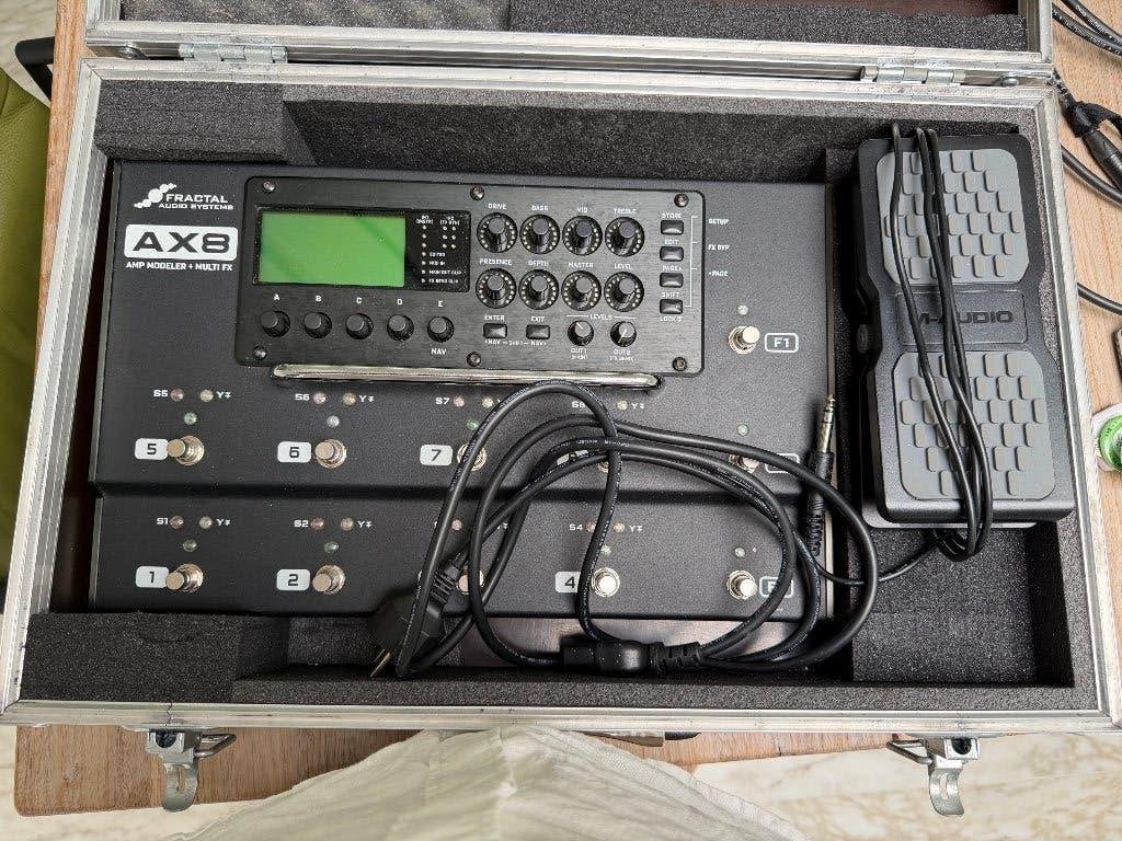 Fractal Audio Systems AX8 Amp Modeler / Multi-FX flightcase!, Muziek en Instrumenten, Effecten, Ophalen of Verzenden, Zo goed als nieuw