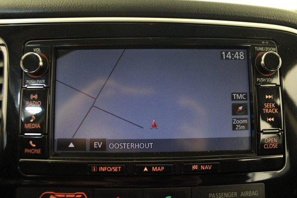 Mitsubishi Outlander 2.0 PHEV Business Edition |Navi|Camera|, Auto's, Mitsubishi, 1998 cc, 4 cilinders, 1820 kg, Wit