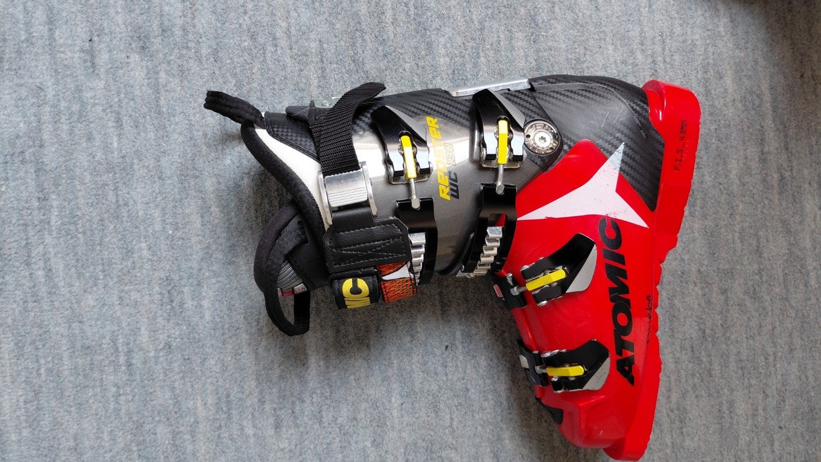 skischoenen Atomic Redster wc 130, Sport en Fitness, Ophalen, Schoenen, Zo goed als nieuw, Atomic