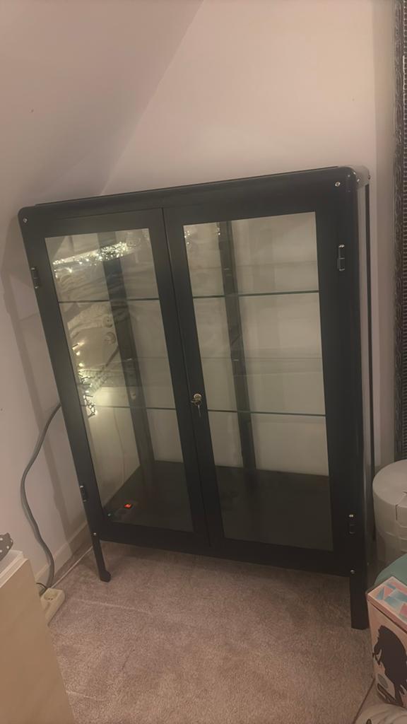 Ikea vitrine kast, Zo goed als nieuw, 150 tot 200 cm, 25 tot 50 cm, 50 tot 100 cm