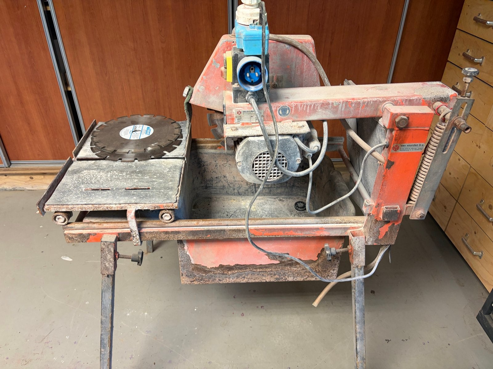 Gebruikte van Voorden b.v. Tegelzaagmachine, Ophalen, Gebruikt, 70 mm of meer, Overige typen