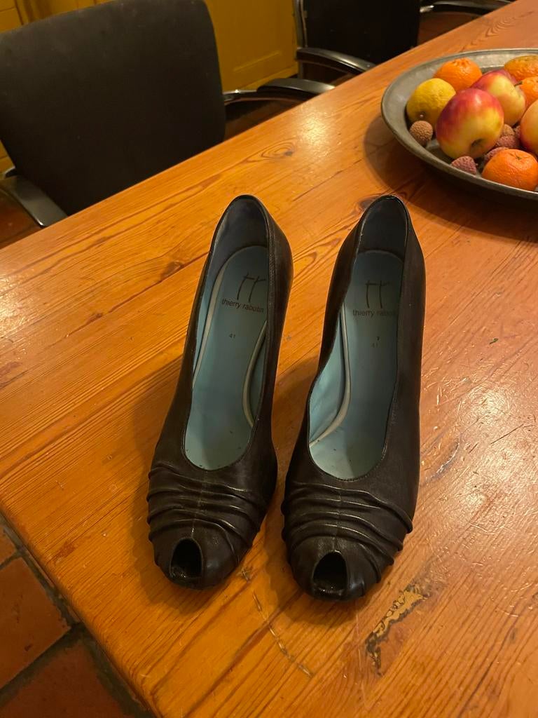Elegante Thierry Rabotin pumps, kalfsleer, maat 41, Kleding | Dames, Schoenen, Ophalen of Verzenden, Zo goed als nieuw, Zwart