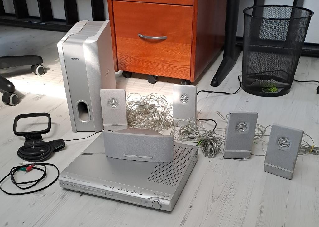 Surroudingset Philips radio en CD speler, Ophalen, Gebruikt, Overige typen, Met cd-speler
