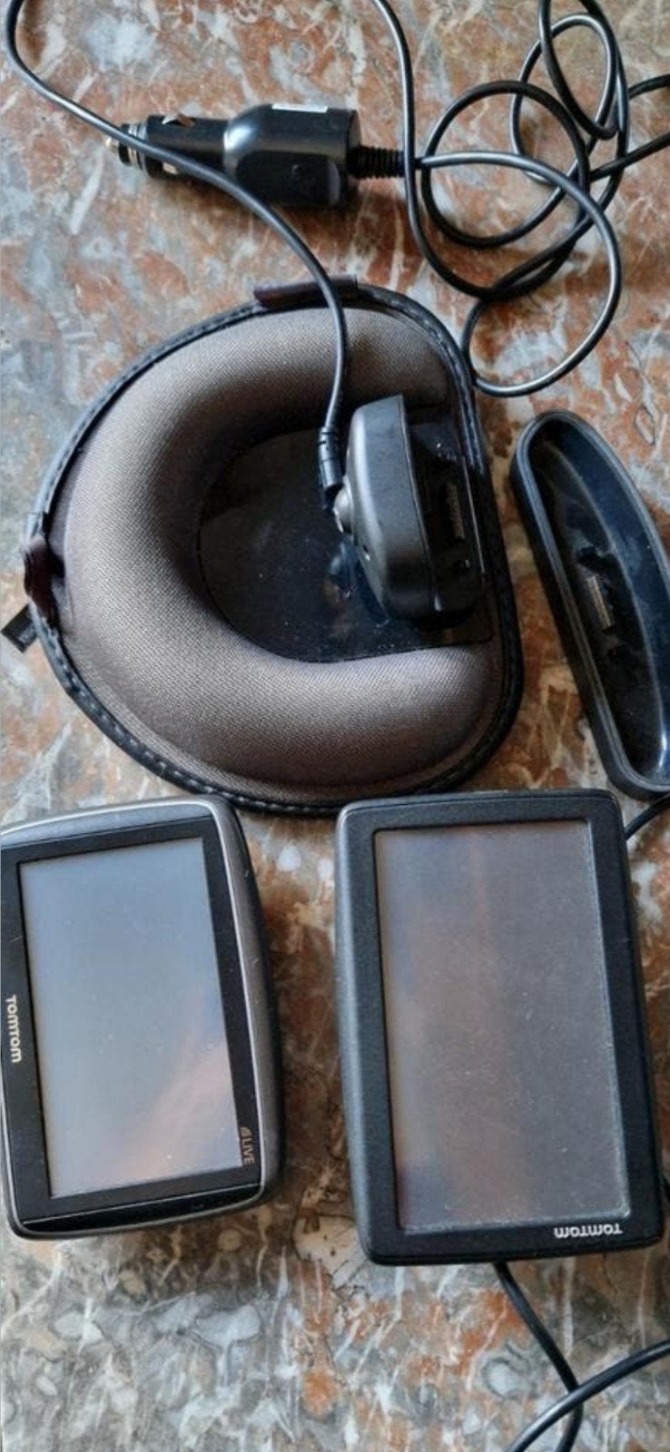 2 goedwerkende tomtom s, Ophalen