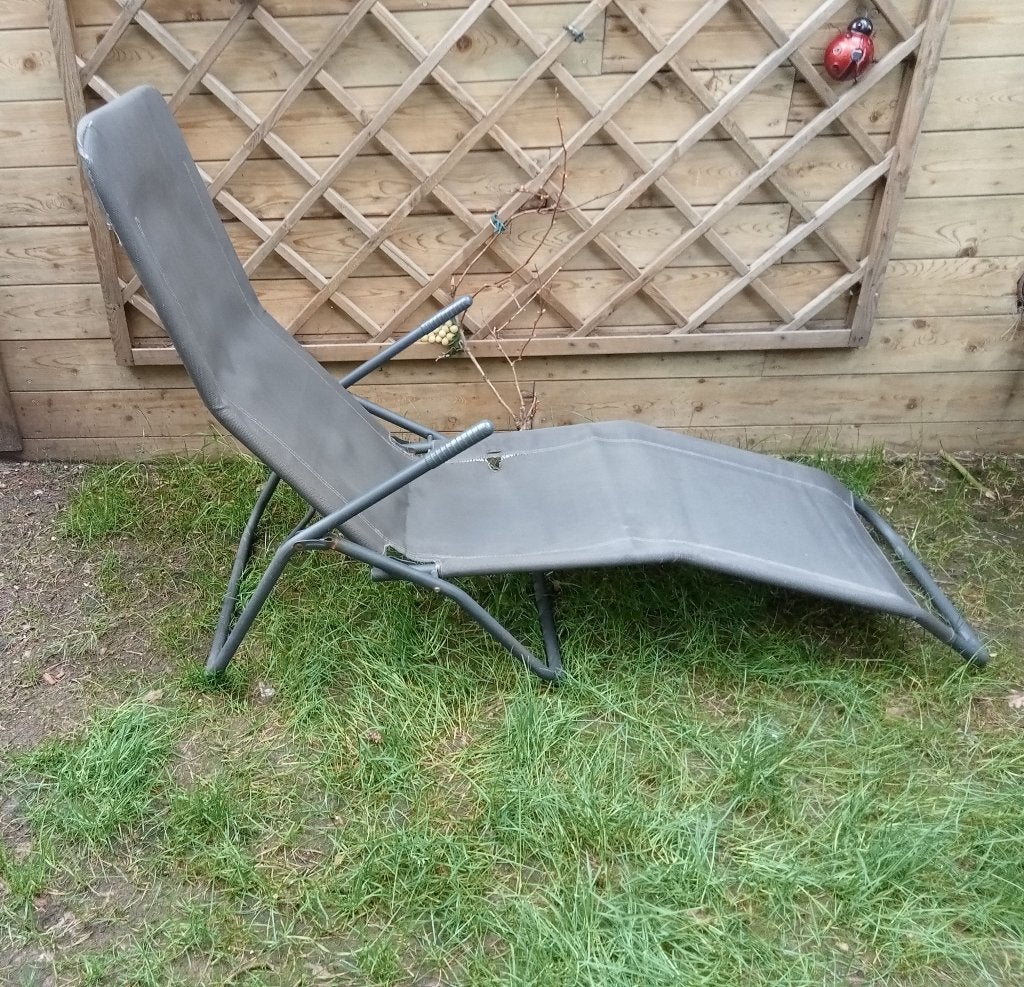 GRATIS LIGSTOEL EN 4 KUNSTSTOF TUINSTOELEN, Ophalen, Gebruikt, Overige materialen, Verstelbaar