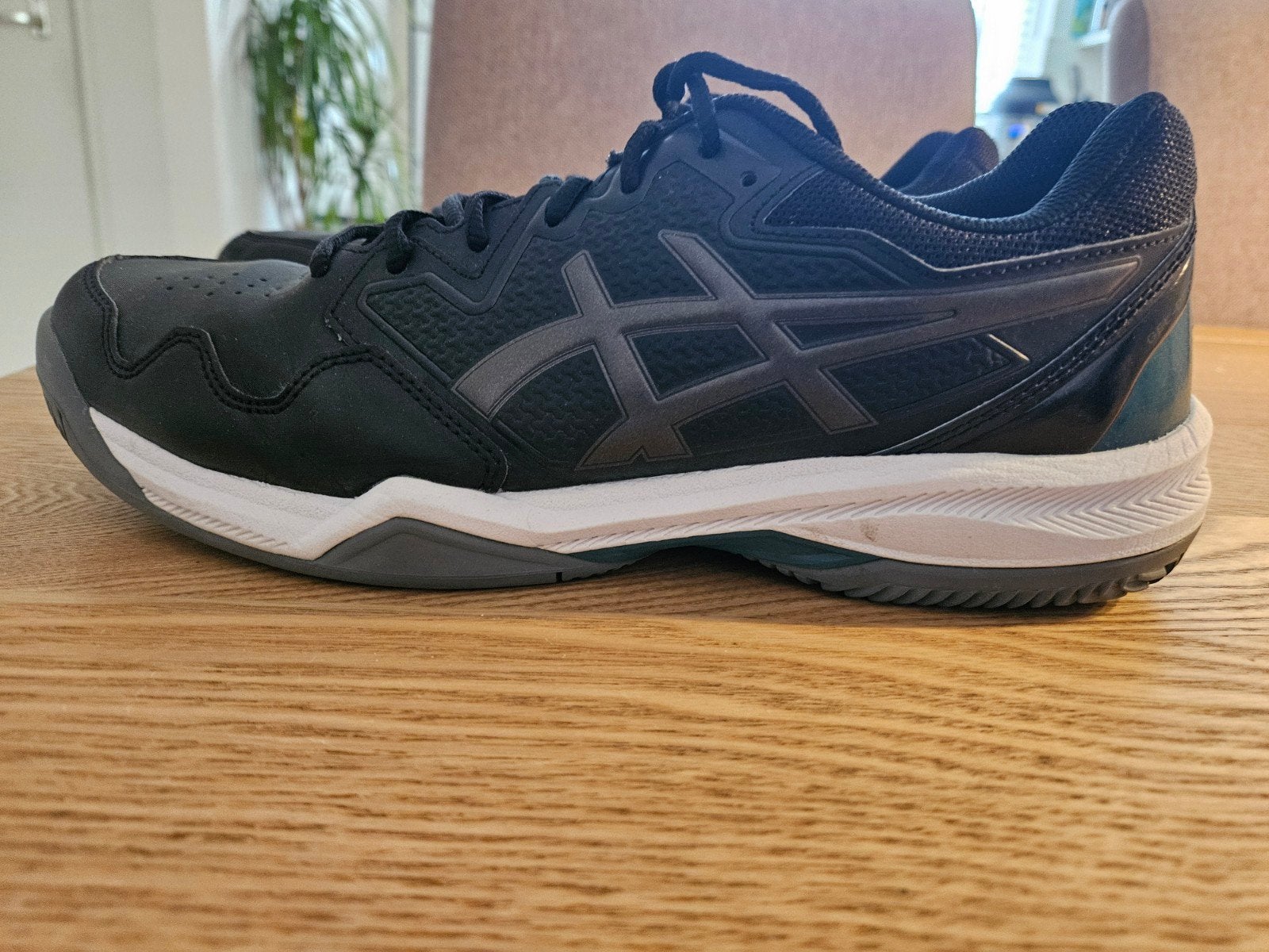 ASICS Tennisschoenen Maat 44 - Zwart ZGAN, Ophalen of Verzenden, Zo goed als nieuw, ASICS, Sportschoenen