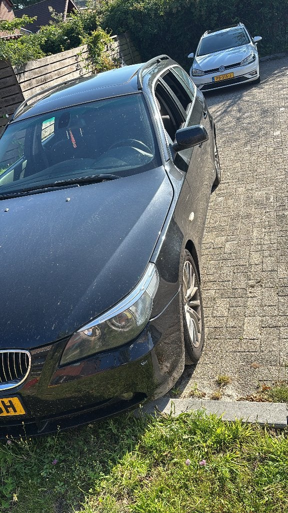 BMW 5-Serie 2.5 I 523 Touring AUT 2006 Zwart, Auto's, Automaat, 1800 kg, Zwart, 2497 cc