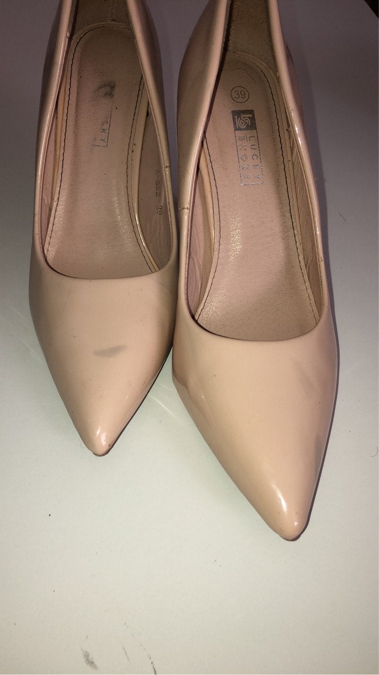 Nude Hakken Maat 39, Ophalen of Verzenden, Gedragen, Beige, Pumps