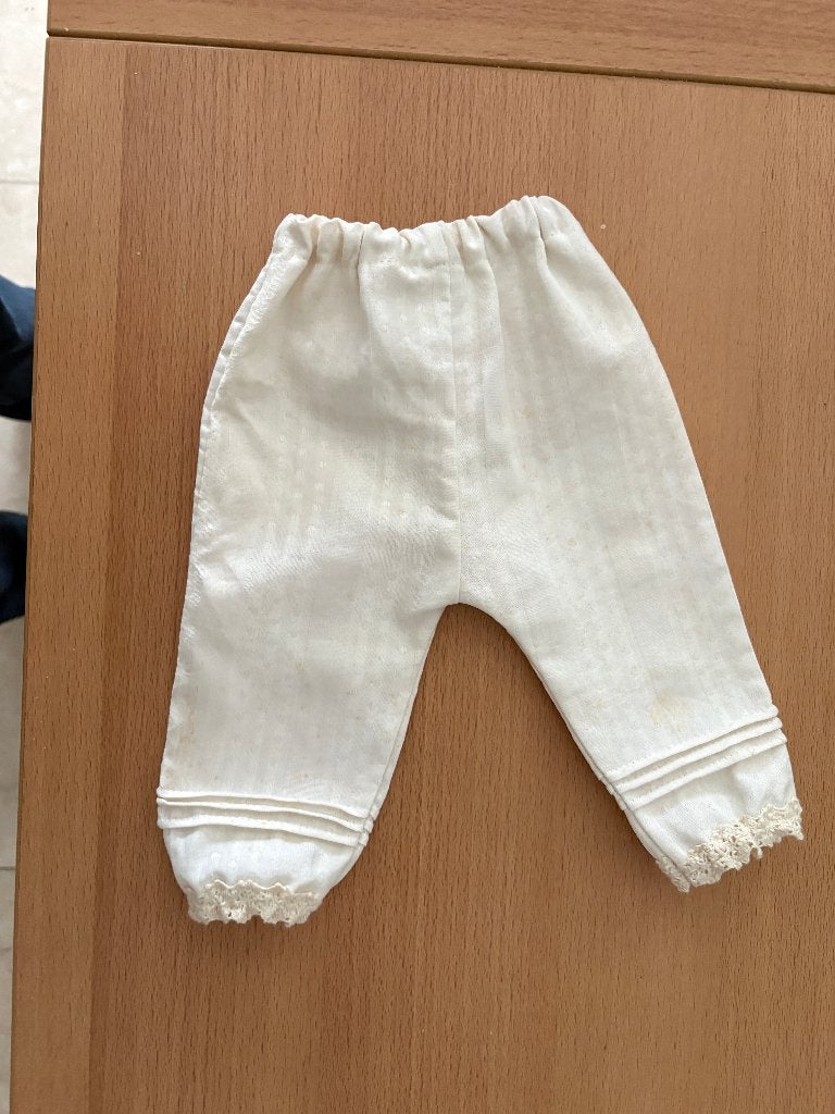 vintage beige katoenen poppen broekje, Ophalen of Verzenden, Gebruikt, Pop, Levensecht of Reborn