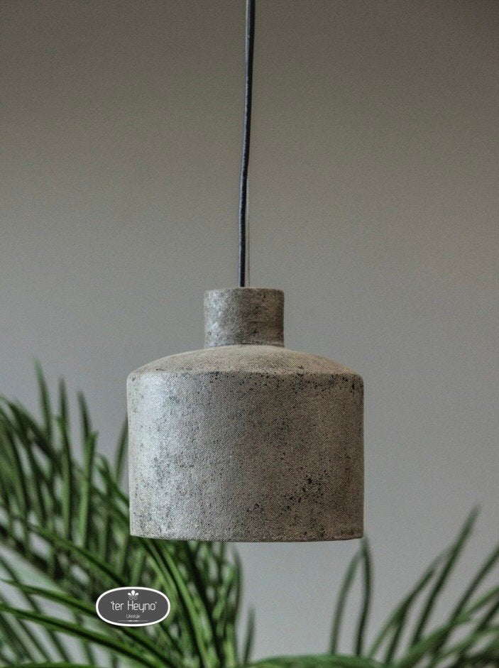 Stenen hanglamp hang lamp steen grijs stoer sober landelijk, Huis en Inrichting, Lampen | Hanglampen, Stoer en sober landelijk wonen landelijke stijl woonaccessoires