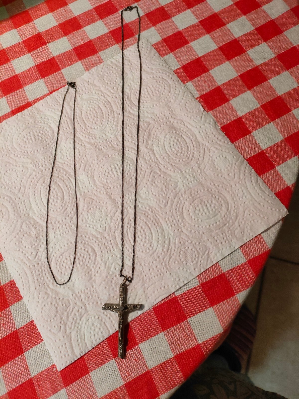 Kruisje aan ketting!, Verzamelen, Ophalen of Verzenden, Sieraad