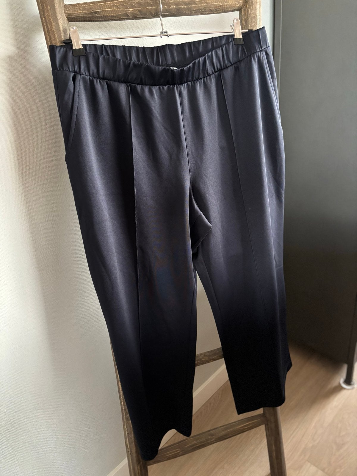 H&M donkerblauwe enkellengte broek XL licht glanzend, Maat 46/48 (XL) of groter, Zo goed als nieuw, Lang, Verzenden