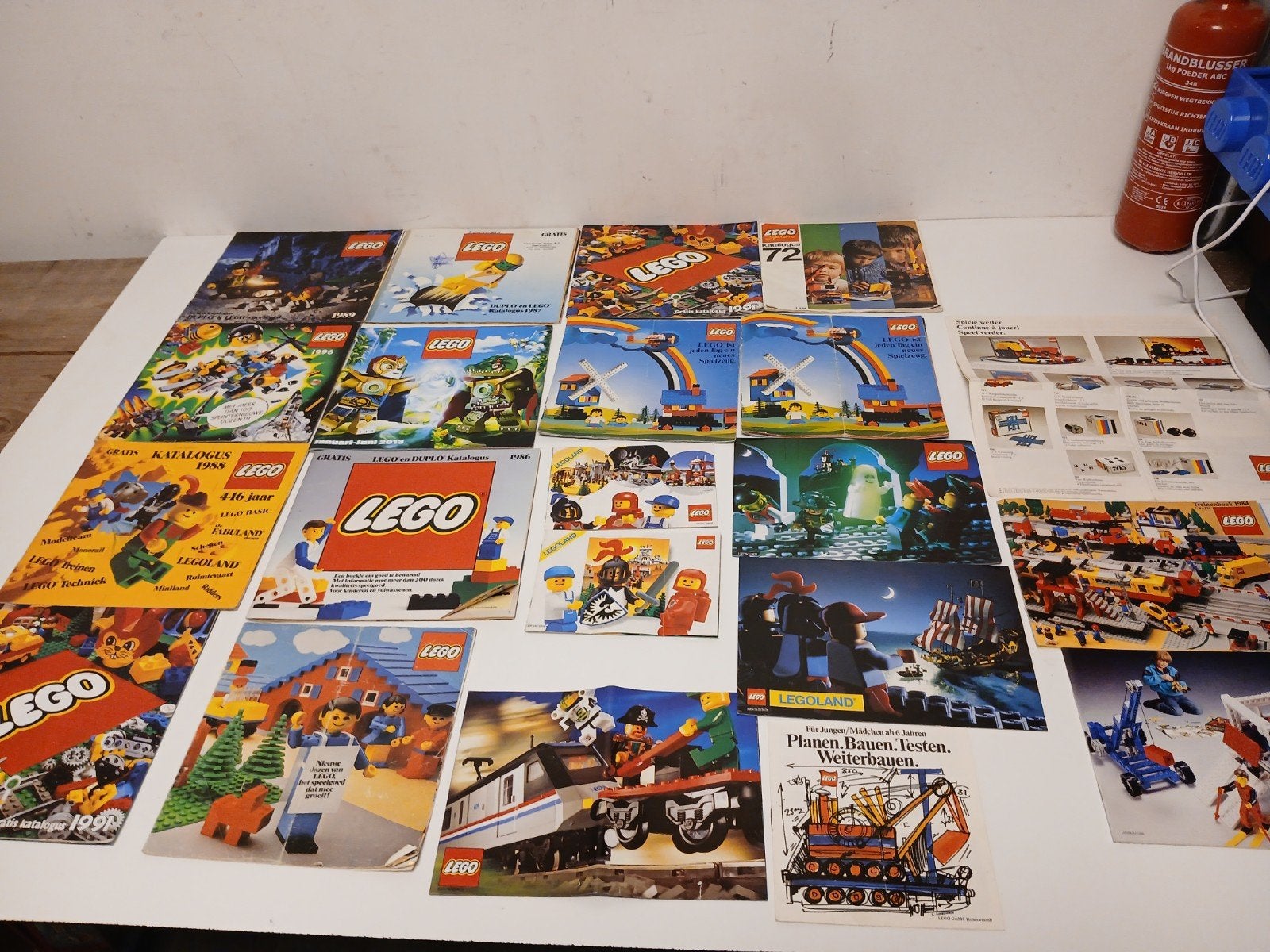 21x lego catalogus veel jaren 70, 80 en 90, Ophalen of Verzenden