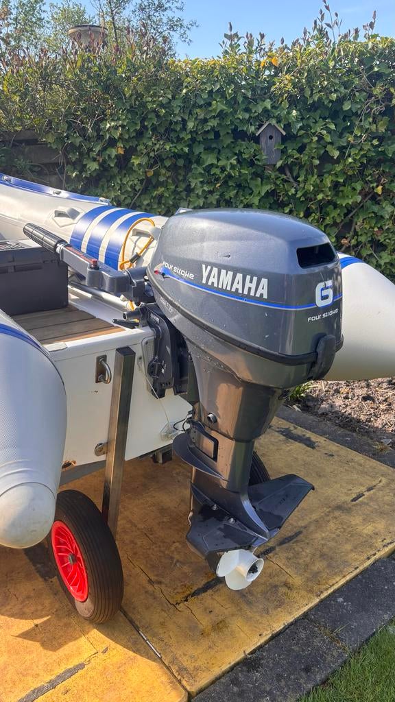 Snelle motorboot met Yamaha buitenboordmotor en trailer, Watersport en Boten, Rubberboten, Ophalen, Gebruikt, Yamaha, Benzine