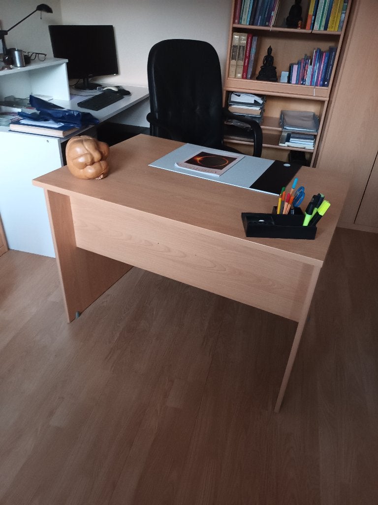 Te koop: Eenvoudig licht eiken spaanplaat bureau, Huis en Inrichting, Ophalen, Demontabel, Bruin, Zo goed als nieuw