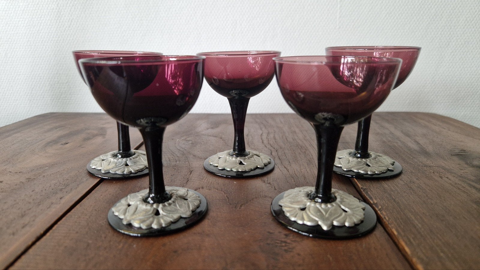 Set van 5 Vintage Paarse Coupe Glazen met tinnen Voet, Ophalen of Verzenden
