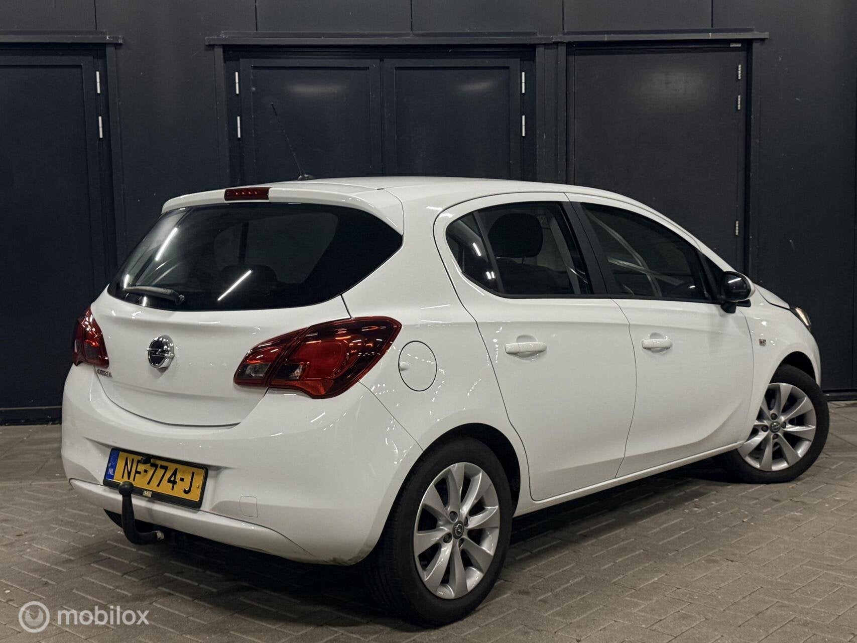 Opel Corsa 1.4 Edition stuur en stoelverwarming/carplay/crui, Voorwielaandrijving, 1063 kg, Gebruikt, 4 cilinders