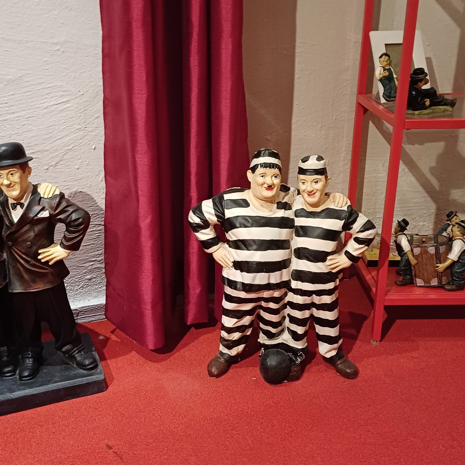 Laurel en Hardy gevangenen, Ophalen, Gebruikt, Mens