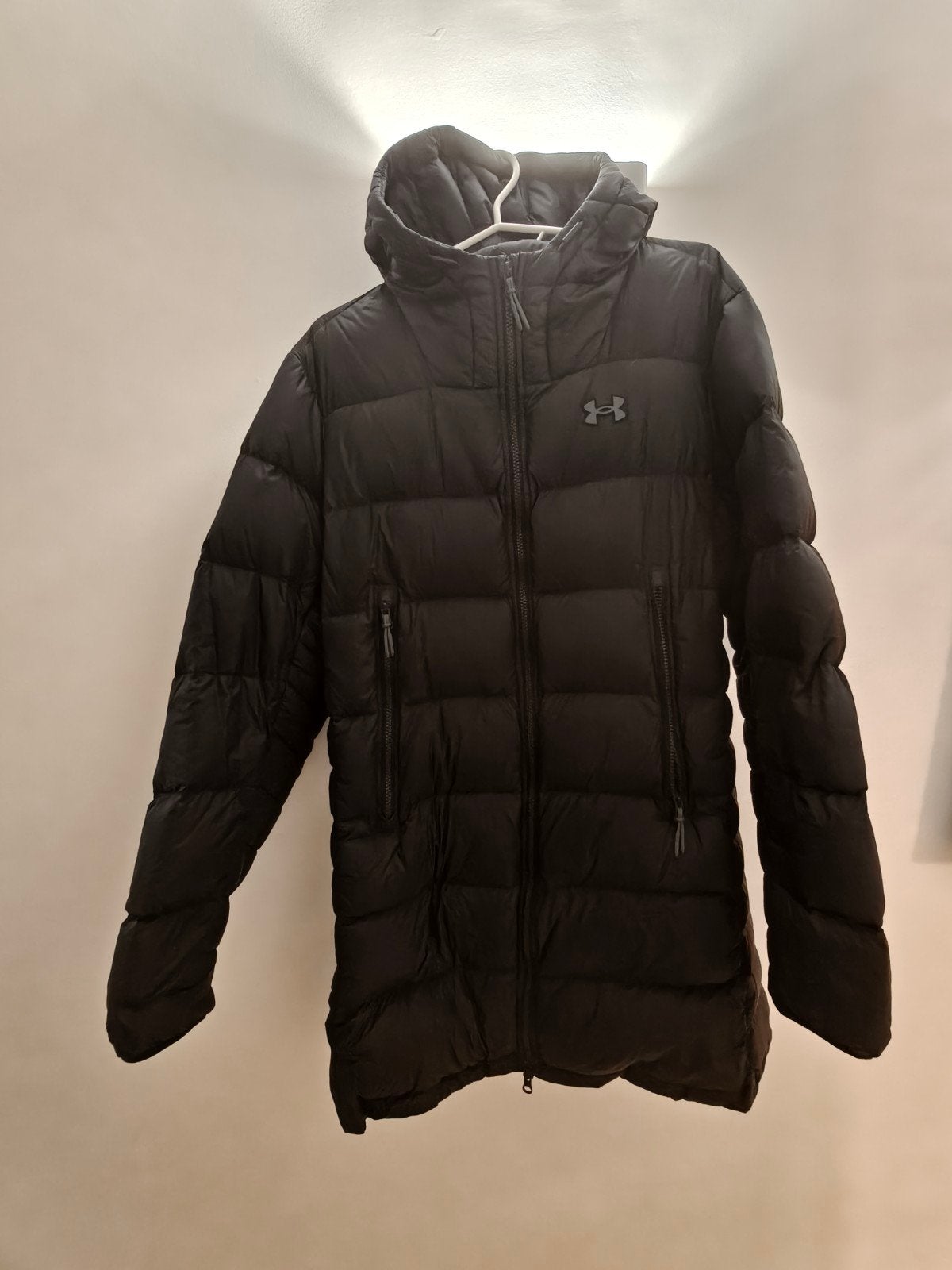 Under Armour Armour Down 2.0 Donsjas Hooded Jacket Maat M, Ophalen of Verzenden, Zo goed als nieuw, Zwart