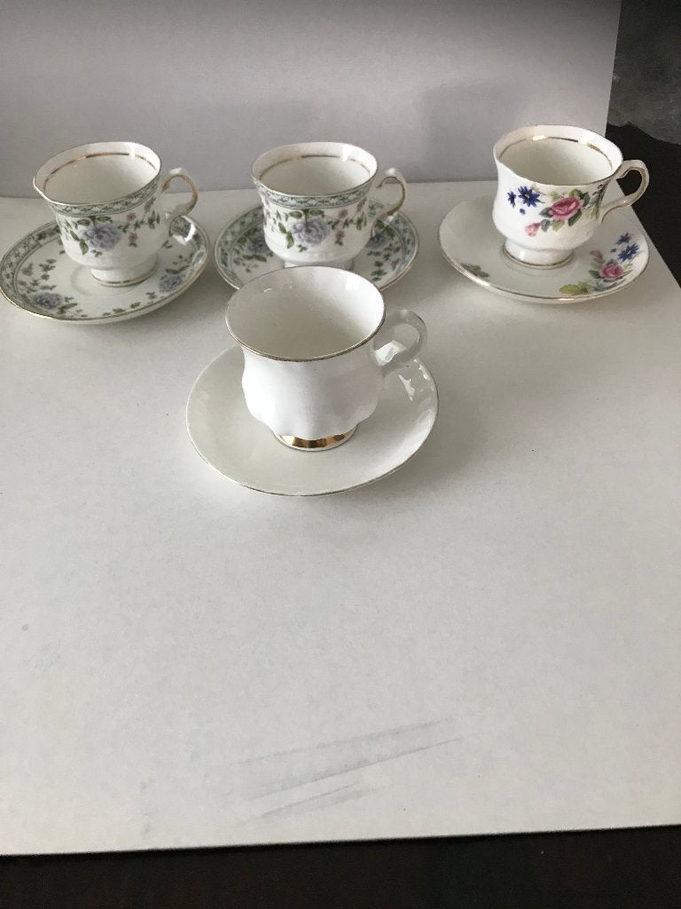 3 kop  schotel cambridge carden collection fine bona china, Ophalen of Verzenden, Zo goed als nieuw, Overige stijlen, Kop(pen) en/of Schotel(s)