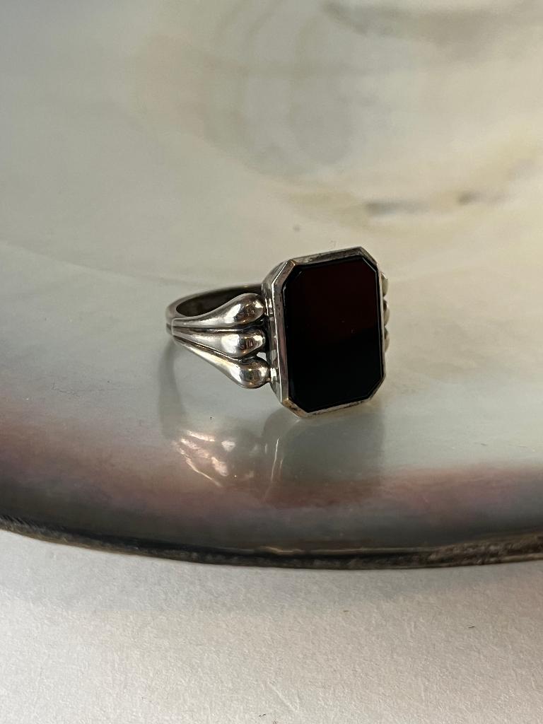 Zwarte zilveren zegelring, Ophalen of Verzenden, Zilver, Ring, Met edelsteen