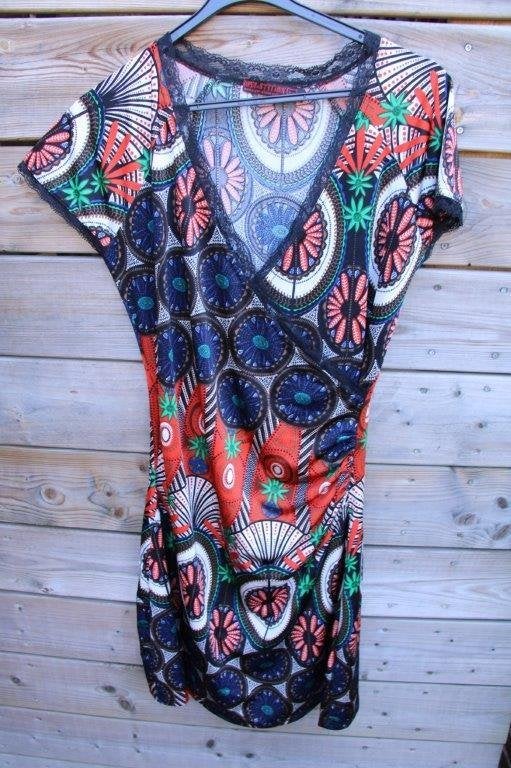 Overslagjurk zwart/ kleur Superstition mt L Vaste prijs, Kleding | Dames, Zwart, Maat 42/44 (L), Ophalen of Verzenden, Zo goed als nieuw