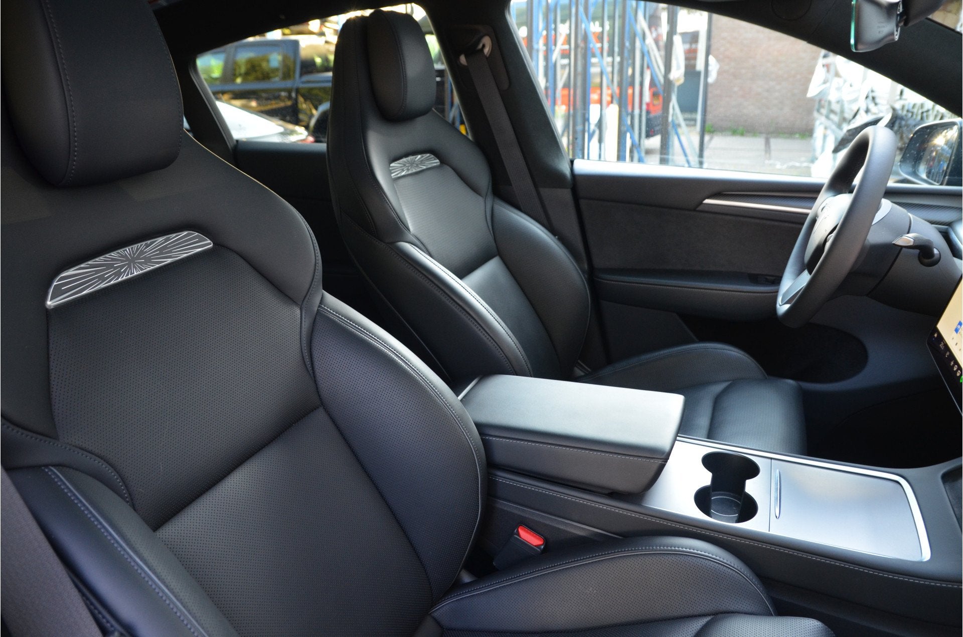 Tesla Model Y Performance AWD 75 kWh Performance 2025 stoele, Automaat, 12 maanden, Gebruikt, Zwart
