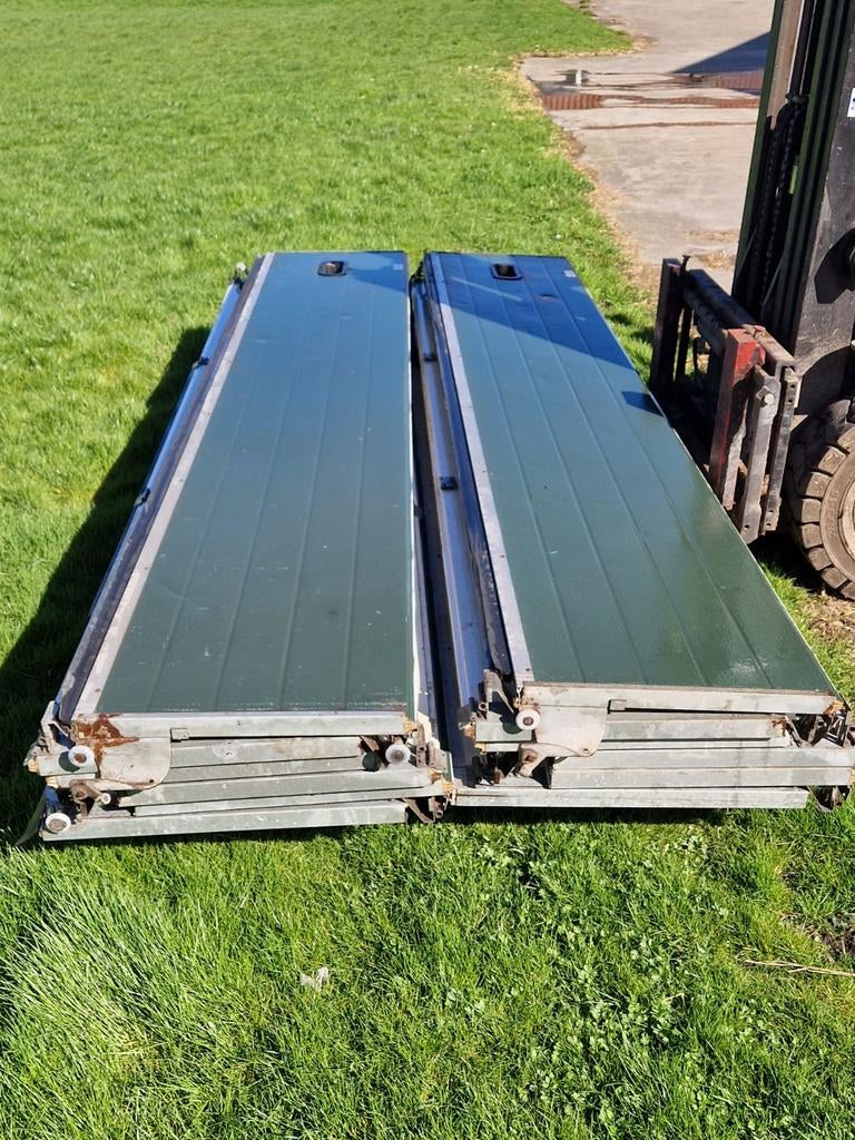 2 stuks overheaddeuren, roldeuren handmatig met omlijsting, Ophalen, Kunststof, Gebruikt, Buitendeur