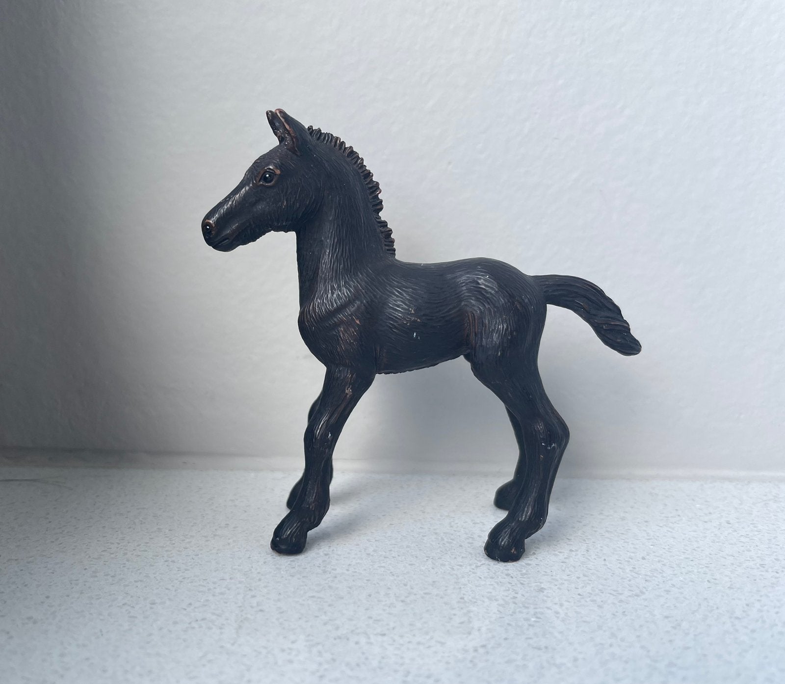 Schleich fries veulen oud, Verzamelen, Dierenverzamelingen, Ophalen of Verzenden, Zo goed als nieuw, Paard, Beeldje of Figuurtje