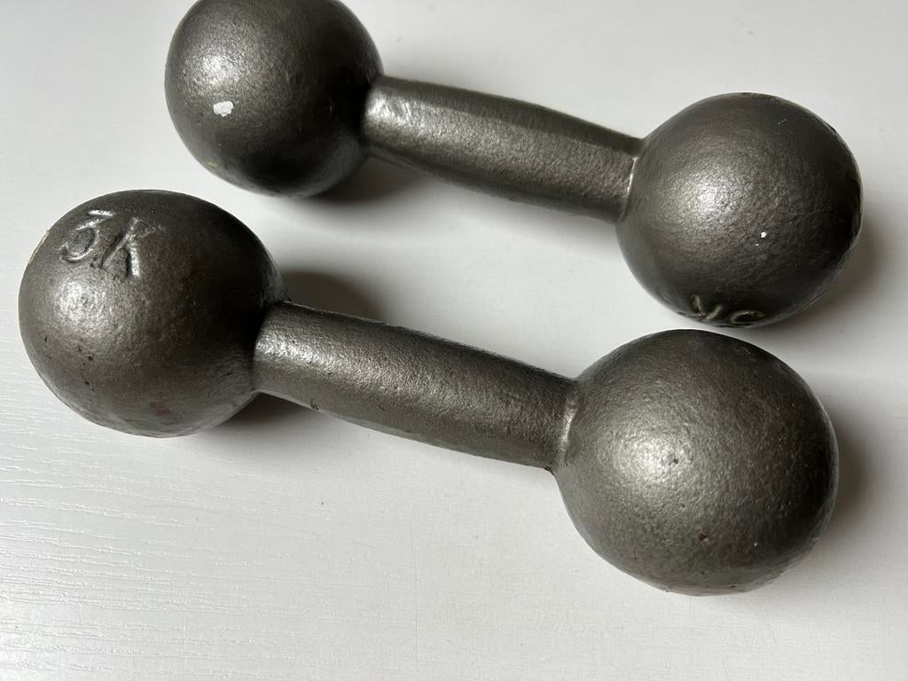 Vintage gietijzeren dumbbells / gewichten – 2x 3 kg, Ophalen of Verzenden, Gebruikt, Dumbbell