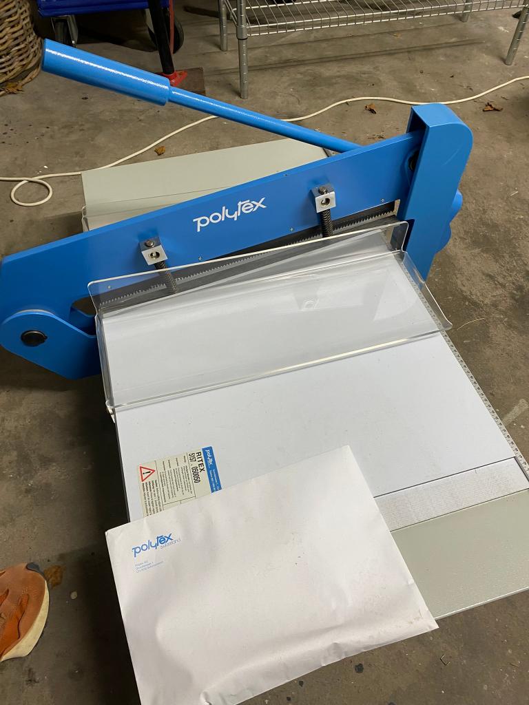 Polytex sample snij Machine voor stoffen Type ZO-50, Ophalen, Zo goed als nieuw, 50 tot 100 cm, Minder dan 100 cm