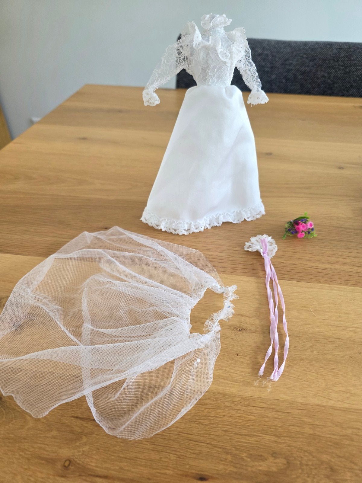 Barbie trouwjurk "Tracy bride" 1982, Ophalen of Verzenden, Gebruikt, Kleertjes