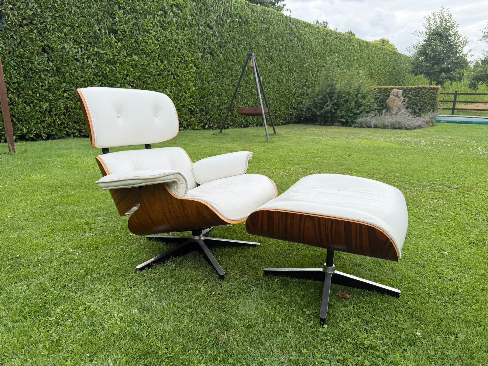 Eames Lounge Chair replica met hocker - wit leer & walnoot, Ophalen, Gebruikt, Wit, Eén