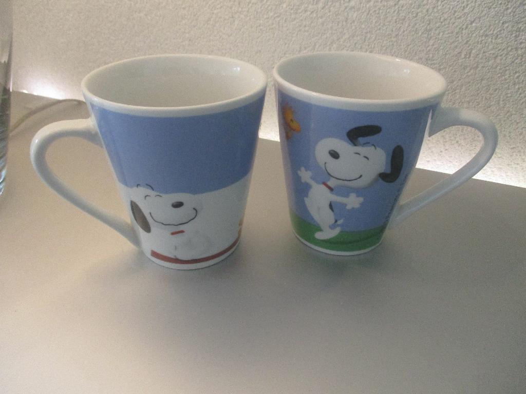 Snoopy  2x beker koffiebeker / theebeker, Overige typen, Ophalen of Verzenden, Zo goed als nieuw, Overige stijlen
