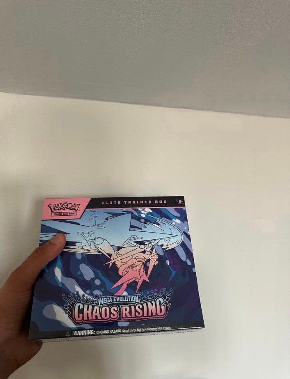 Pokémon Elite Trainer Box Mega Evolution Chaos Rising, Ophalen of Verzenden, Nieuw, Overige typen