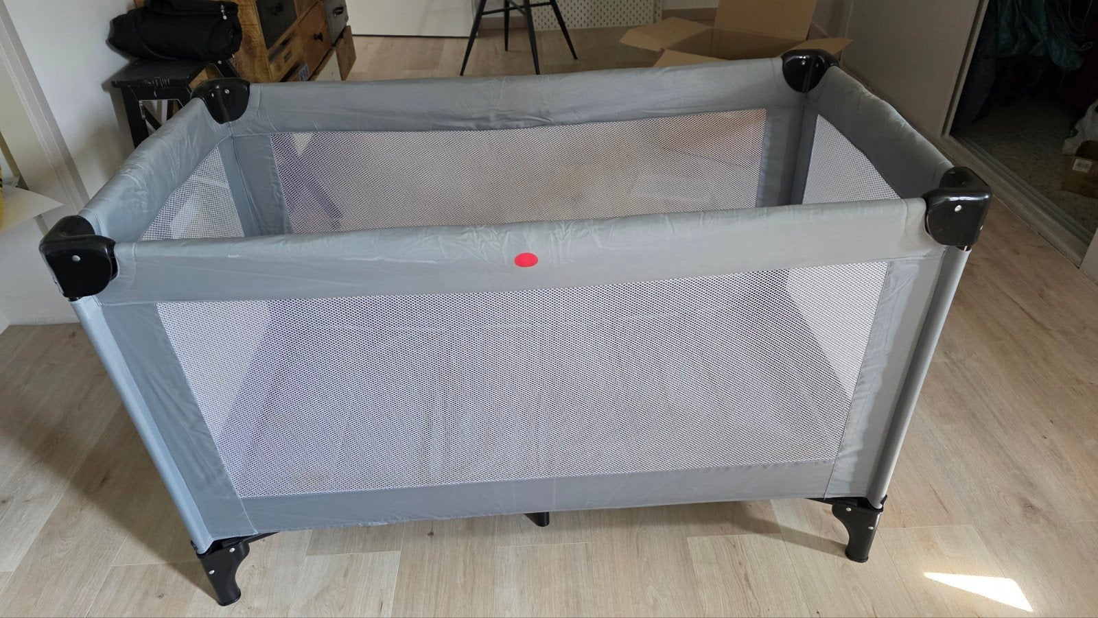 Compact opvouwbare campingbed/box - Grijs, Ophalen of Verzenden, Gebruikt, Rechthoekig