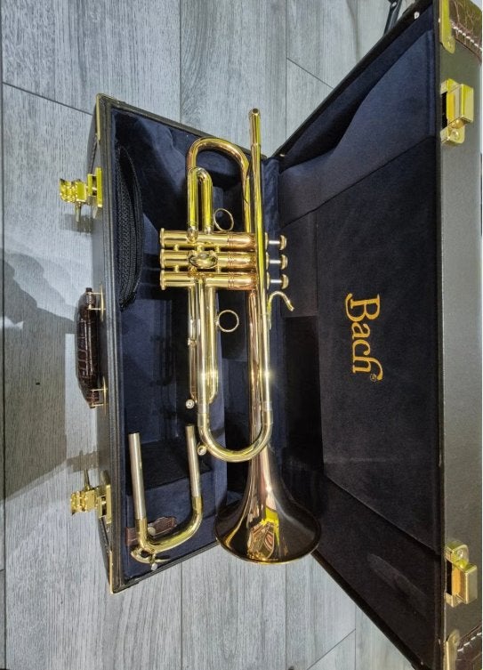 Bach stradivarius lt190 1b, Ophalen, Zo goed als nieuw, Bes-trompet, Met koffer