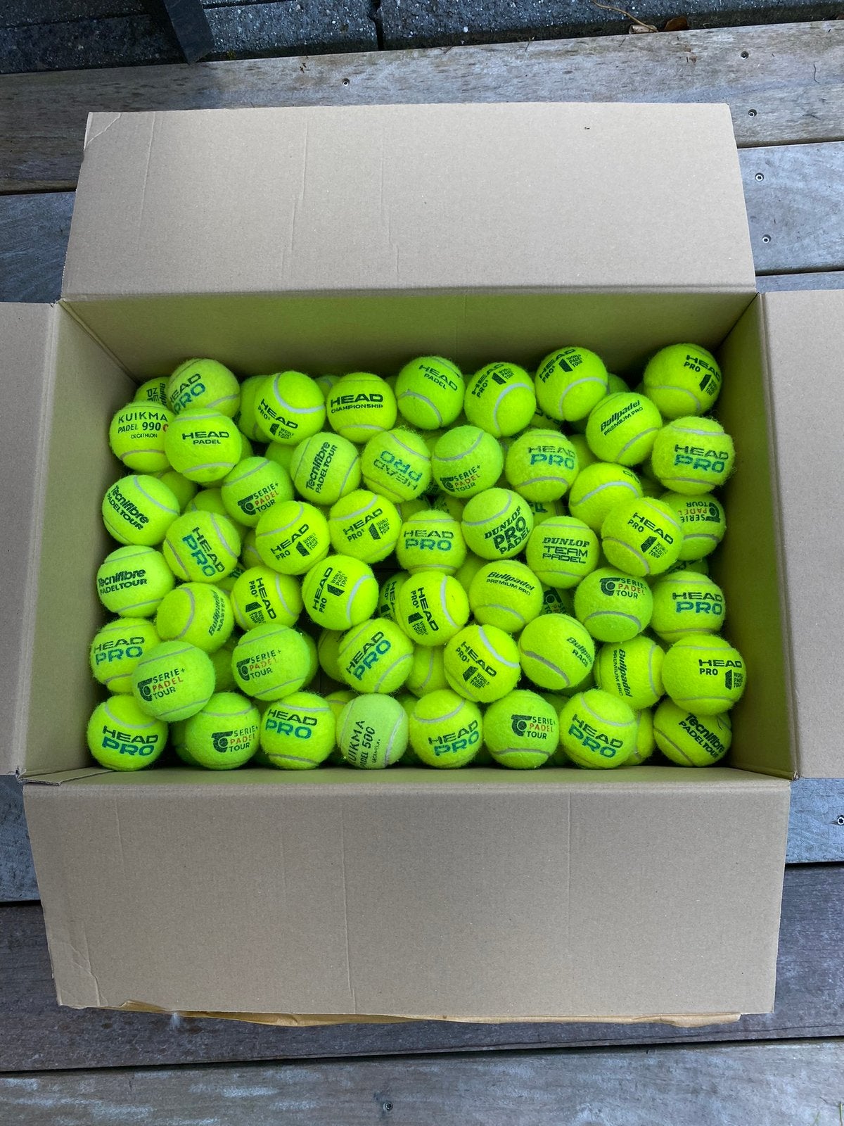 Verschillende soorten en merken padelballen, Sport en Fitness, Ophalen of Verzenden, Zo goed als nieuw, Padelballen
