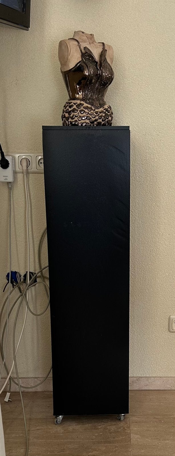 2 stuks Houten zuil zwart met deksel MDF á€10, Ophalen, Gebruikt