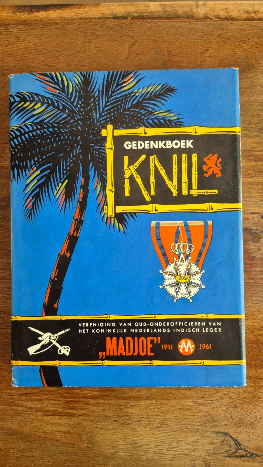 Gedenkboek KNIL - Madjoe 1911-1961, Ophalen of Verzenden