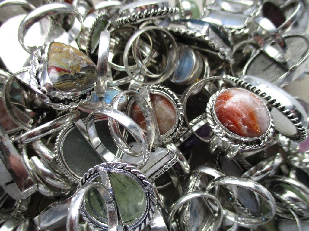 grote partij natuursteen ringen, Overige materialen, Nieuw, Ophalen of Verzenden, 17 tot 18