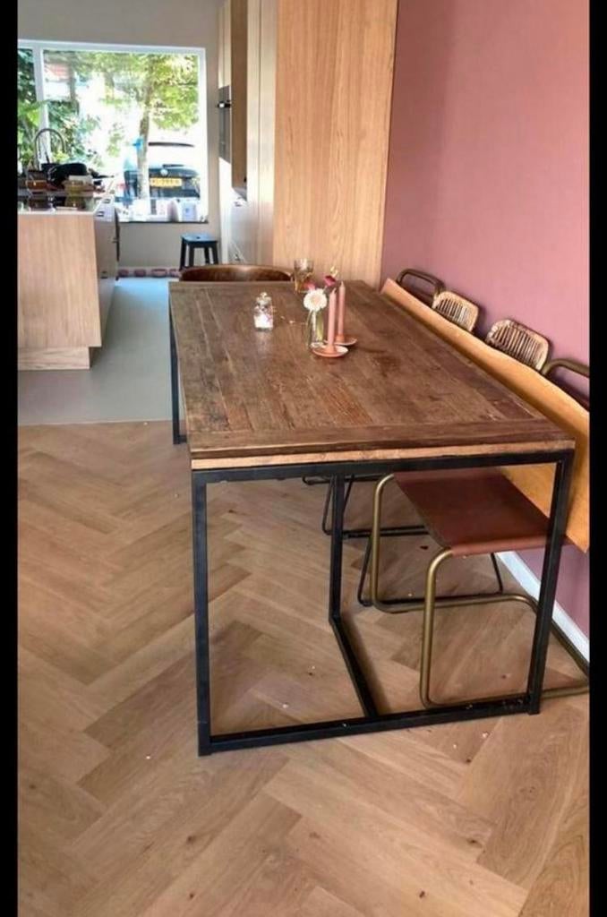 Stijlvolle Eiken houten tafel, Ophalen, Zo goed als nieuw, 75 m² of meer, Laminaat