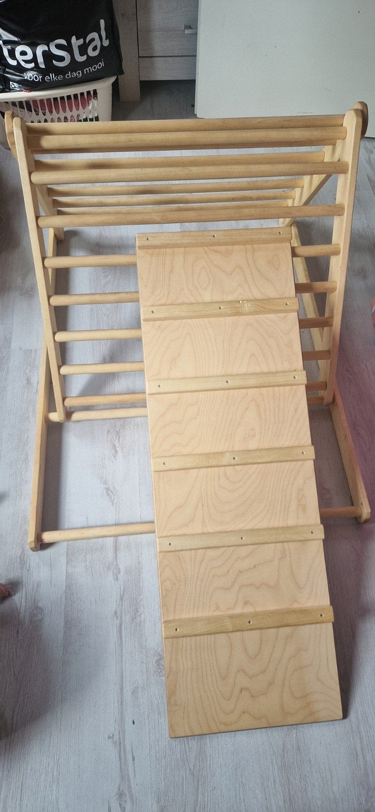 Montessori Klimrek Triangel met Glijbaan - Stevig, Kinderen en Baby's, Speelgoed | Buiten | Speeltoestellen, Ophalen, Gebruikt