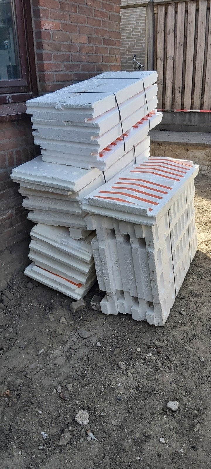 Piepschuim bekisting 3-delig - 4 bodemplaten, 13 zijplaten, Minder dan 4 cm, Muurisolatie, Ophalen of Verzenden, Piepschuim (Tempex)