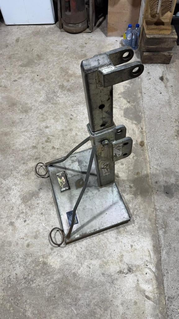 Hijsjib knikmops 130, Ophalen