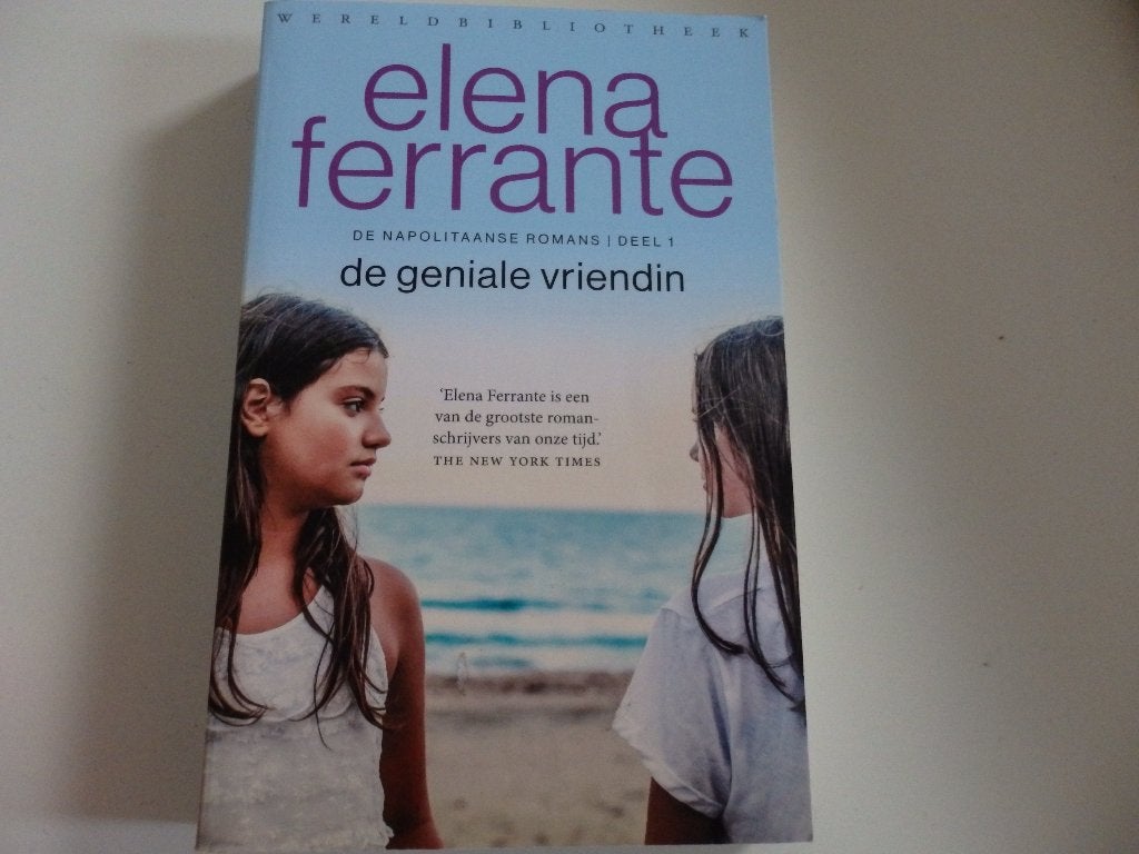 De geneale vriendin,Roman  Elana Ferrante 2x, Ophalen of Verzenden, Zo goed als nieuw