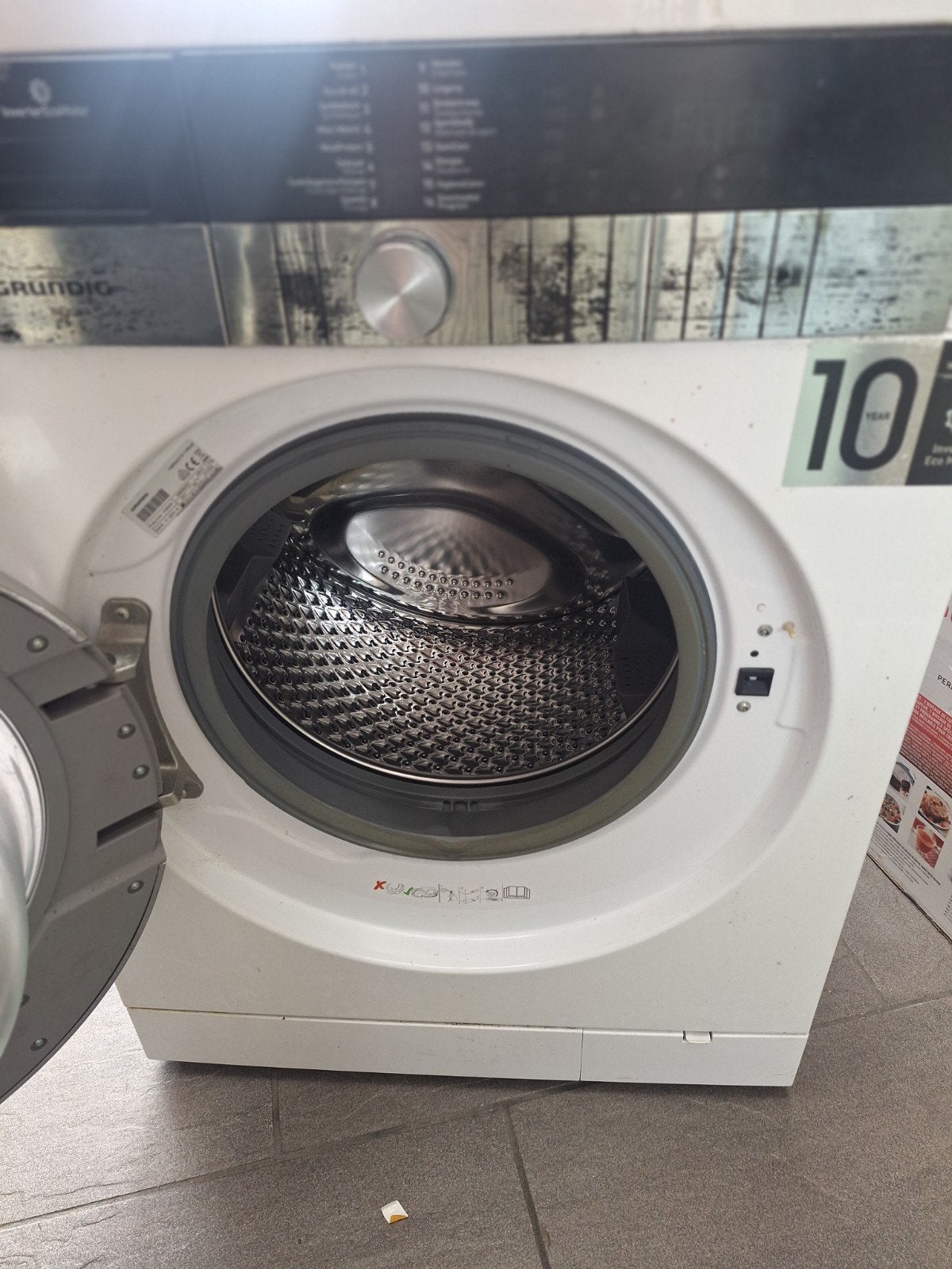 Wasmachine Grundig met waterslot, Ophalen of Verzenden, 1200 tot 1600 toeren, 85 tot 90 cm
